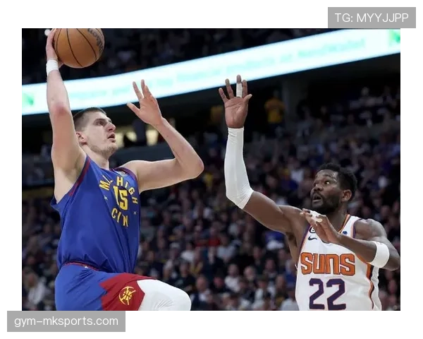 艾顿内线高效吃饼，挡拆顺下改变太阳进攻结构